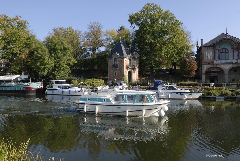 Auberge Saint Walfrid Hotel Restaurant & Spa Sarreguemines Exterior foto
